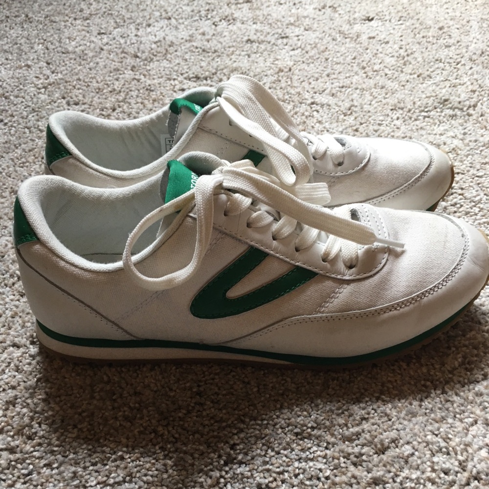 Size 8 Tretorn sneakers